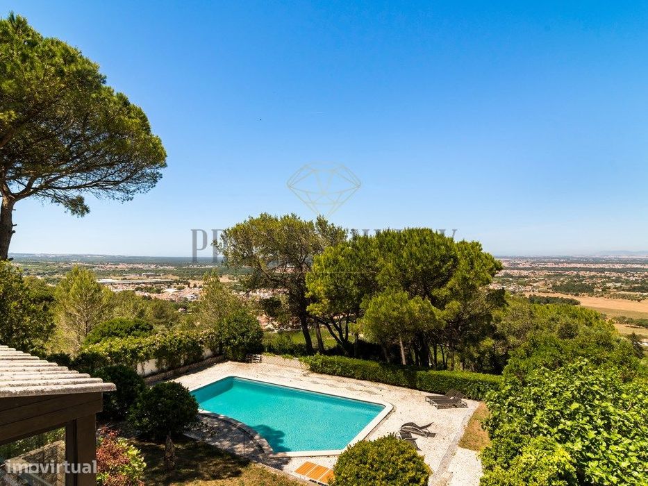 Moradia T7 com vista mar e piscina na Serra da Arrábida