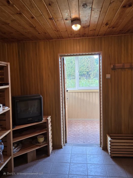 Продається затишна  дача газом,банею та лісом поруч.
