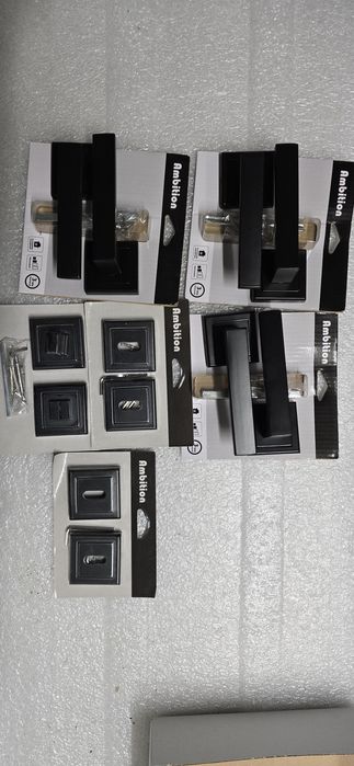 Zestaw kompletny: drzwi + belka + ościeżnice + klamki + zamki