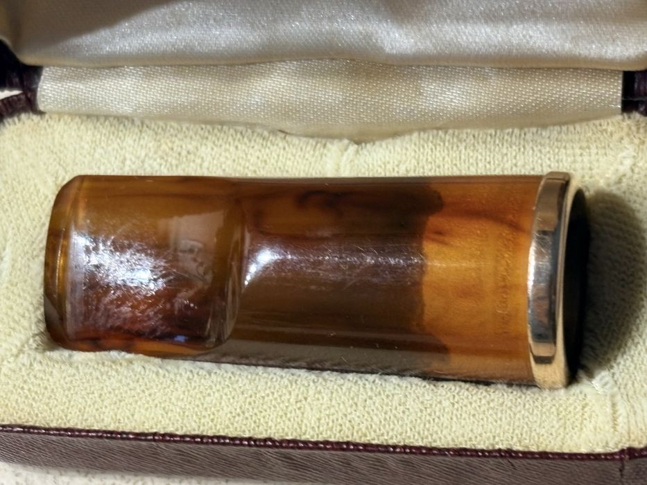 Linda boquilha porta charutos em baquelite com plaqué de ouro baixo