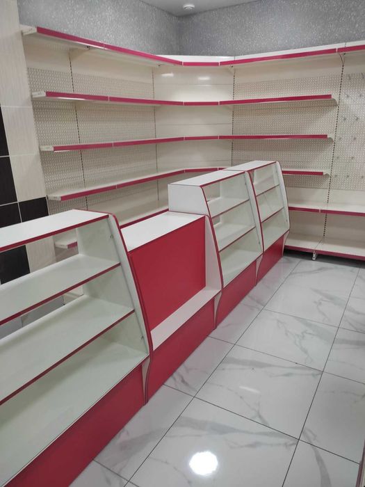 Витрина торговая из ДСП высота 110см ширина 90см, глубина 45см