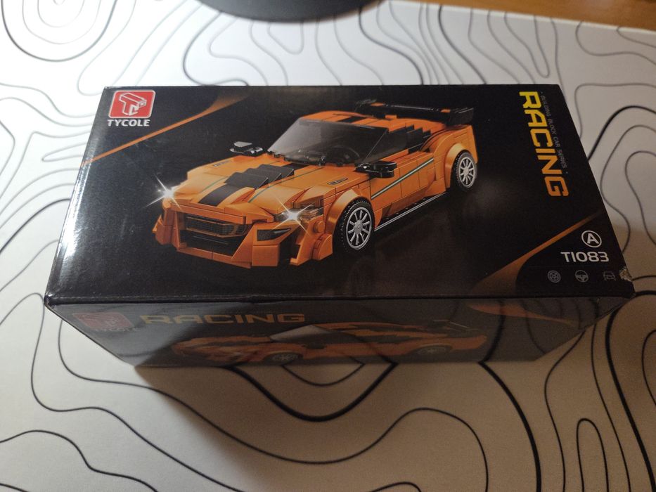 Вінтажна класична та спортивна модель автомобіля 302 деталі