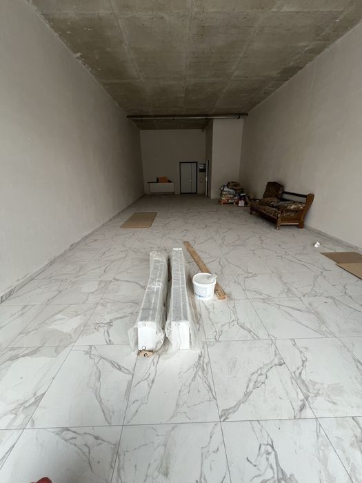 Оренда комерційного приміщення в ТЦ Журавель