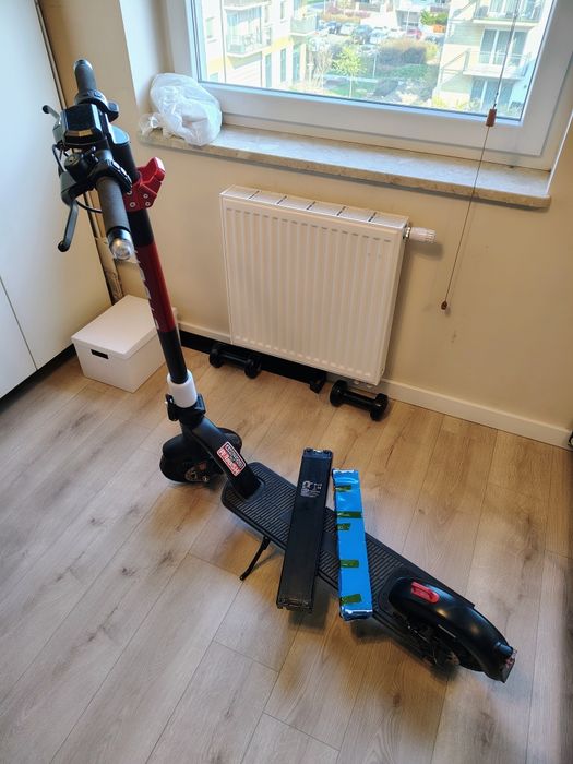 Hulajnoga elektryczna Frugal Cyber uszkodzona