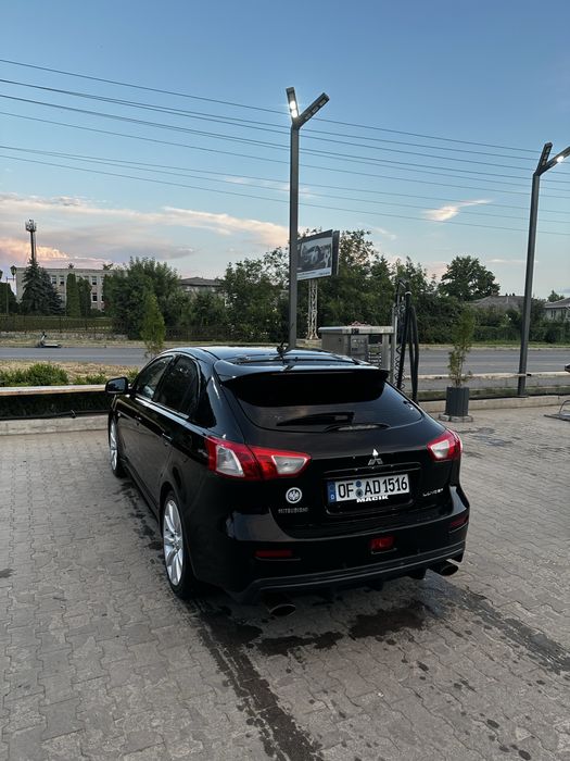 Mitsubishi Lancer хетчбек