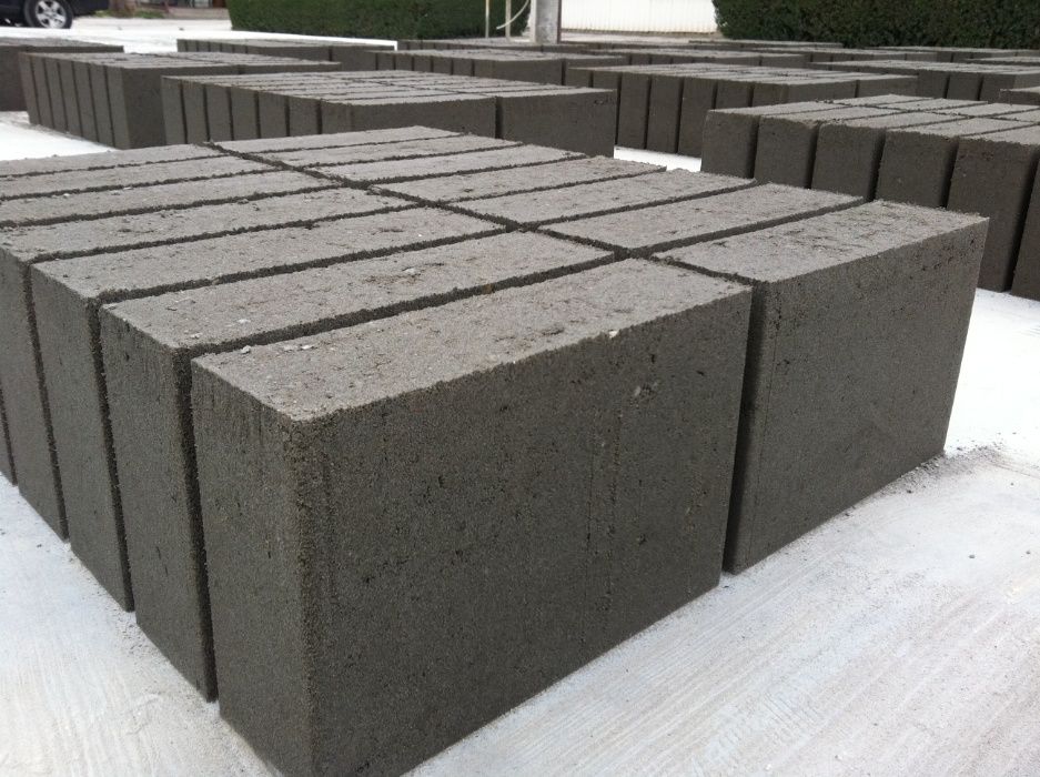 Bloczki żwirobetonowe fundamentowe 38x25x12cm 15MPa