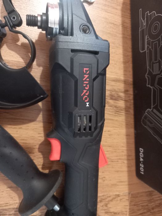 Акумуляторна шліфмашинка Dnipro M DGA-201 (без АКБ та ЗП)