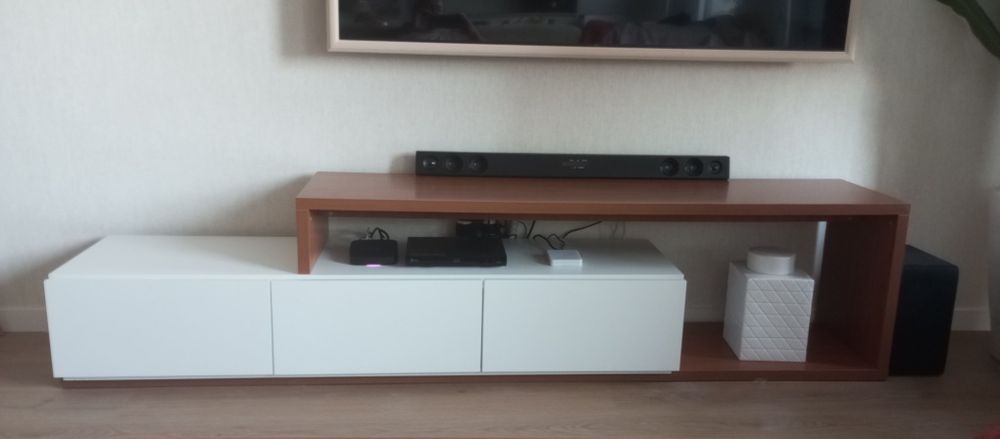 Móvel de tv e mesa de centro