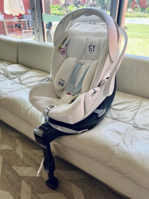 CYBEX Cloud T i-Size White + Base T ISOFIX – Like New