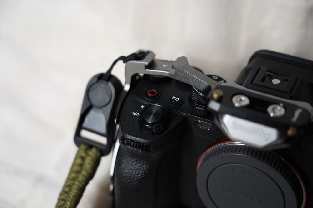 Sony a7 IV com 4000 disparos + extras