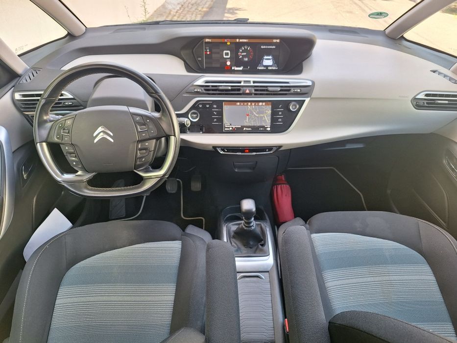 Poucos kms como nova, com garantia, aceito retoma