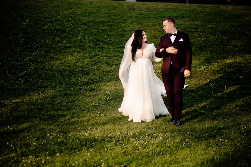 Sprzedam piękną suknię ślubną