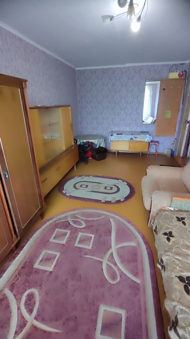 В продажі гарненька комунальна квартира, по гарній ціні. !