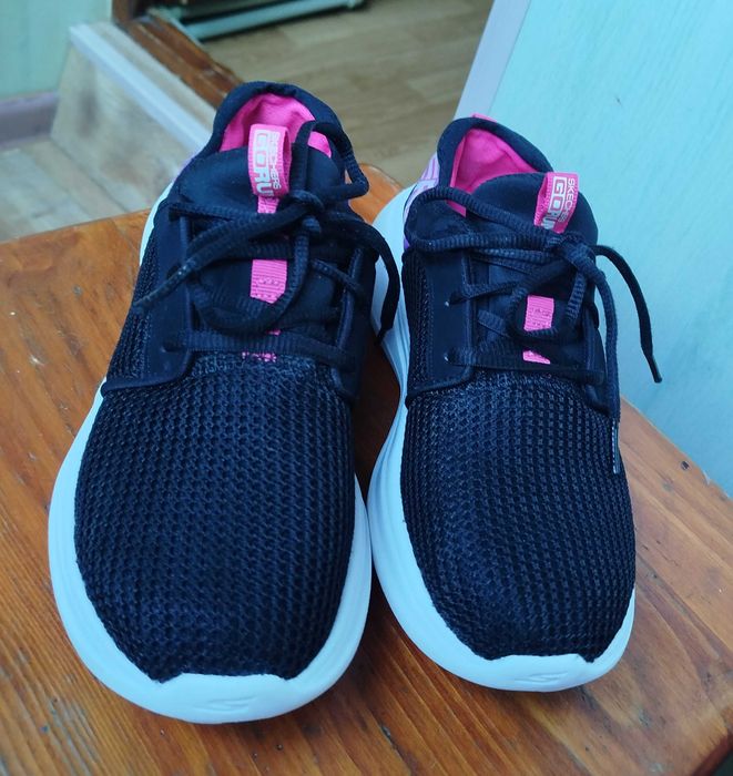 Кросівки Skechers 23см, 36р легкі, м'які зручні сітка, дихаючі
