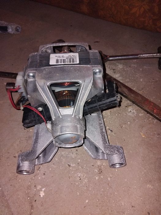 Продам двигуни INDESIT WI101 і IWSB 5105