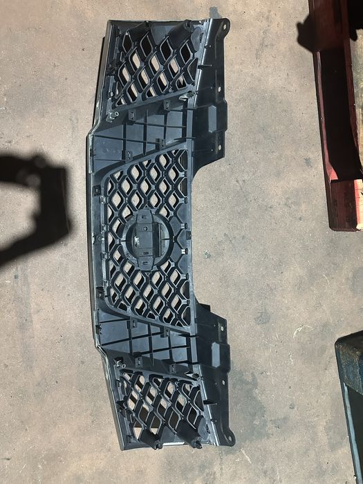 Grelha frontal nissan navarra D40