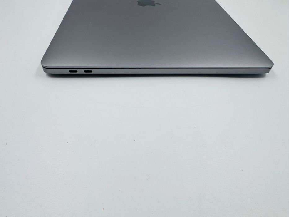 Apple Macbook Pro 16 2019 i9 8 Core 32GB RAM 1TB SSD AMD 4GB IL7005