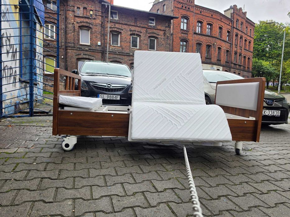 Łóżko rehabilitacyjne - Twist z obracanym leżem i przechylaniem na boki