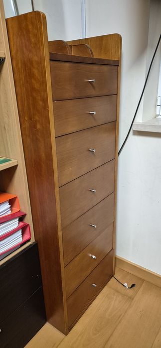 Camiseiro em cerejeira