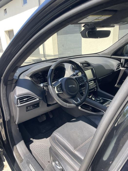 Jaguar F-pace 2020р 2.0бензин