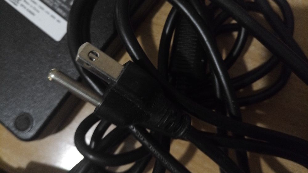Блок питания, зарядное 19,5V 12,3A  7.4x5.0 Dell (Flextronics)