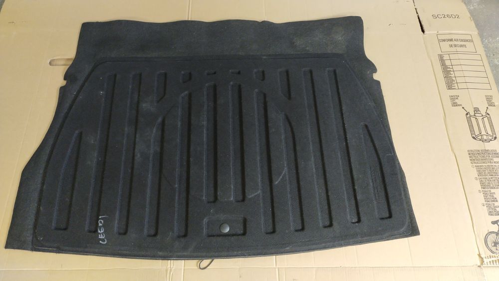 Wykladzina Bagaznika Kia Ceed  1 Hb