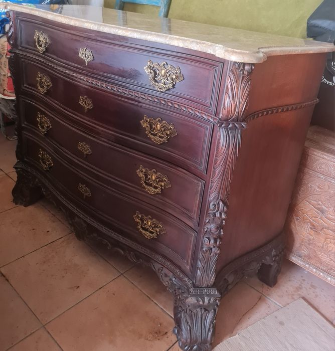 Comoda estilo D.José séc  XX