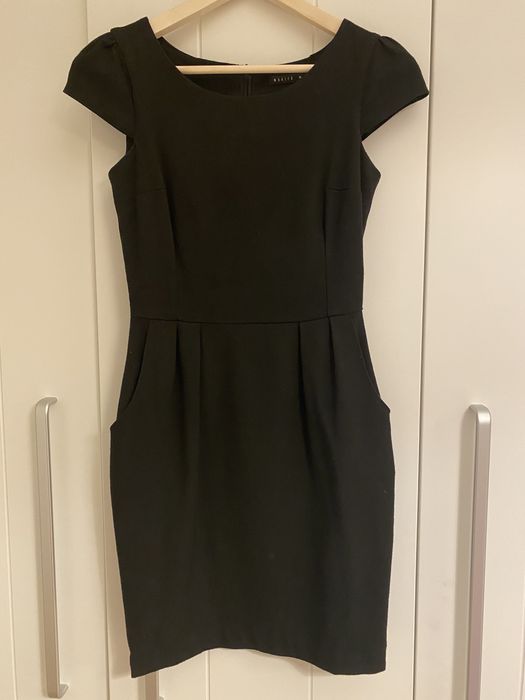 Sukienka czarna MOHITO 34