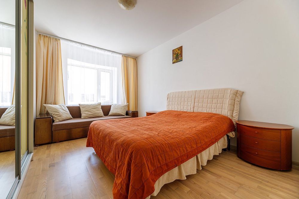 Подобова оренда 3-х кім.кв. (до 8 осіб) Наукова,Стрийська,В.Великого.