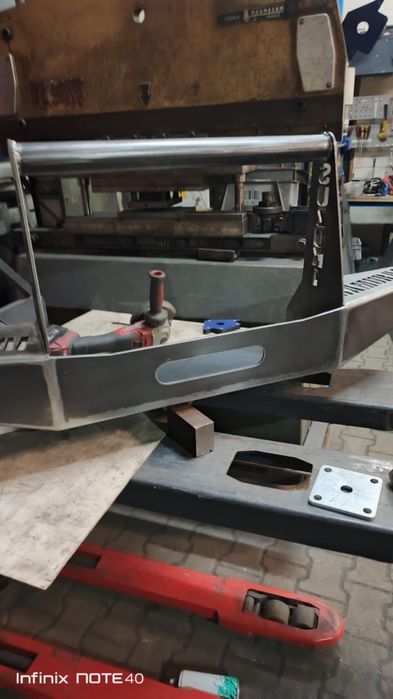 Zderzak pod wyciągarkę do samuraia samuraja w elementach do spawania