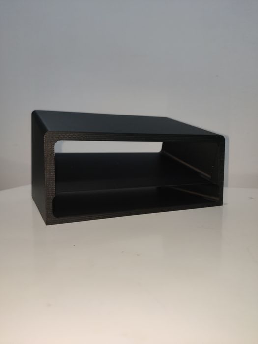 Profesjonalny stojak na Focusrite Scarlett 2i2 (4. generacja) PLA+