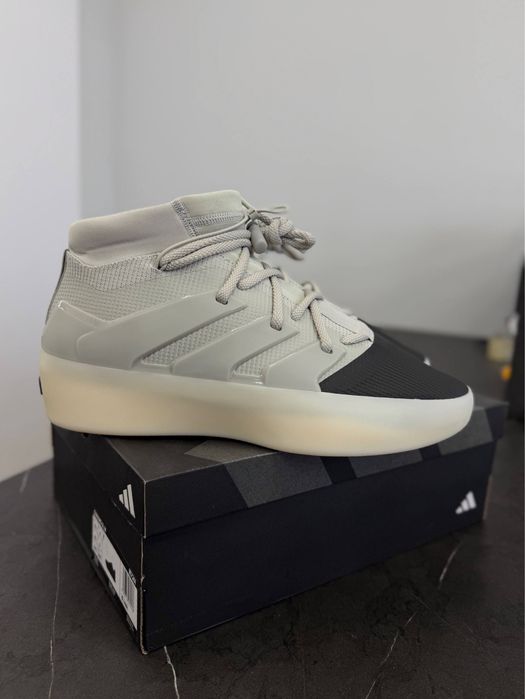 Оригінальні баскетбольні кросівки Adidas Fear Of God Athletics IE6188