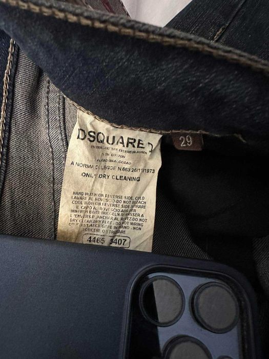 Женские джинсы Dsquared  с кожаным ремнем