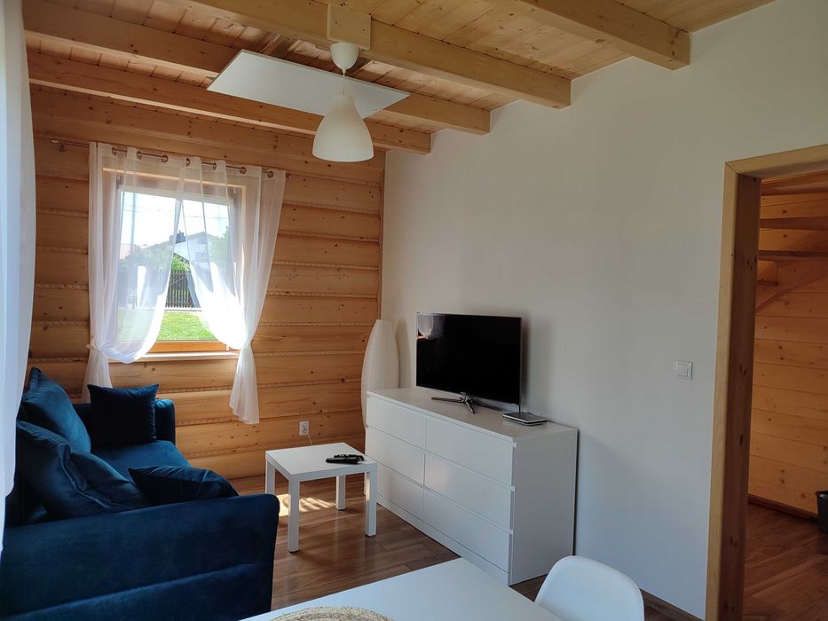 Domek w górach, nad jeziorem