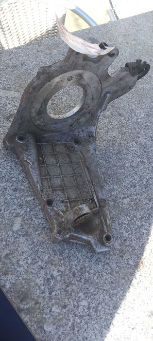 Suporte bomba injetora Citroën/Peugeot