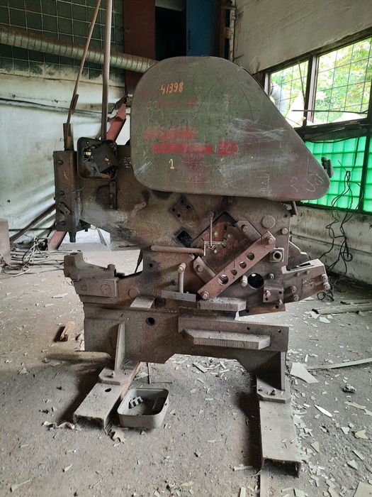 Станки для нестандартних металовиробів