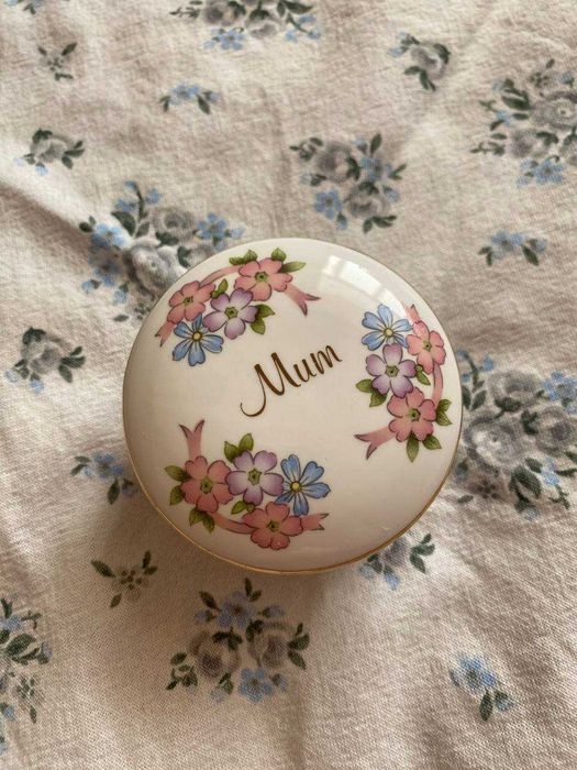 bone china - купити предмети колекціонування - Ціна на OLX.ua