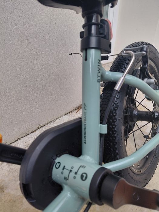 Bicicleta criança roda 14'. Quadro em Alumínio