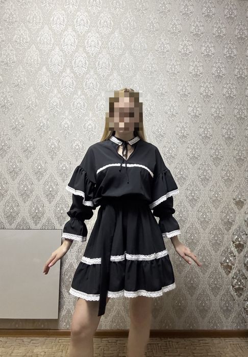 Нова трендова сукня чорна з рюшами