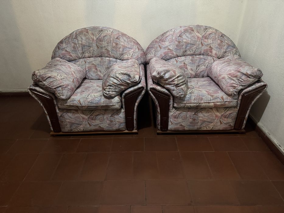 2 sofas rosa em bom estado