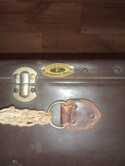 Stara walizka skórzana retro USA Fibre