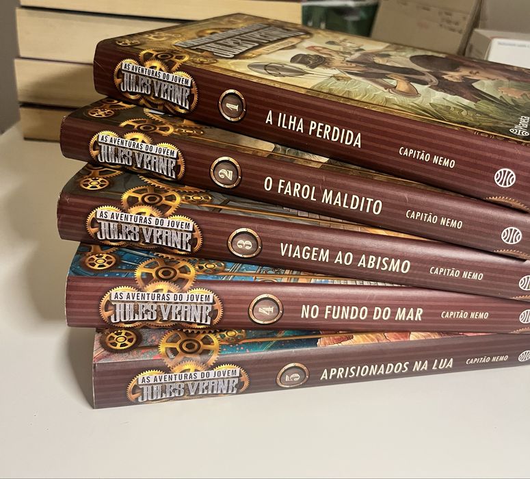 coleção de livros das aventuras do jovem jules verne