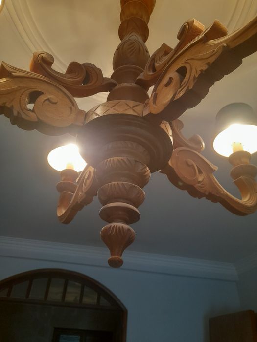 Candeeiro de madeira