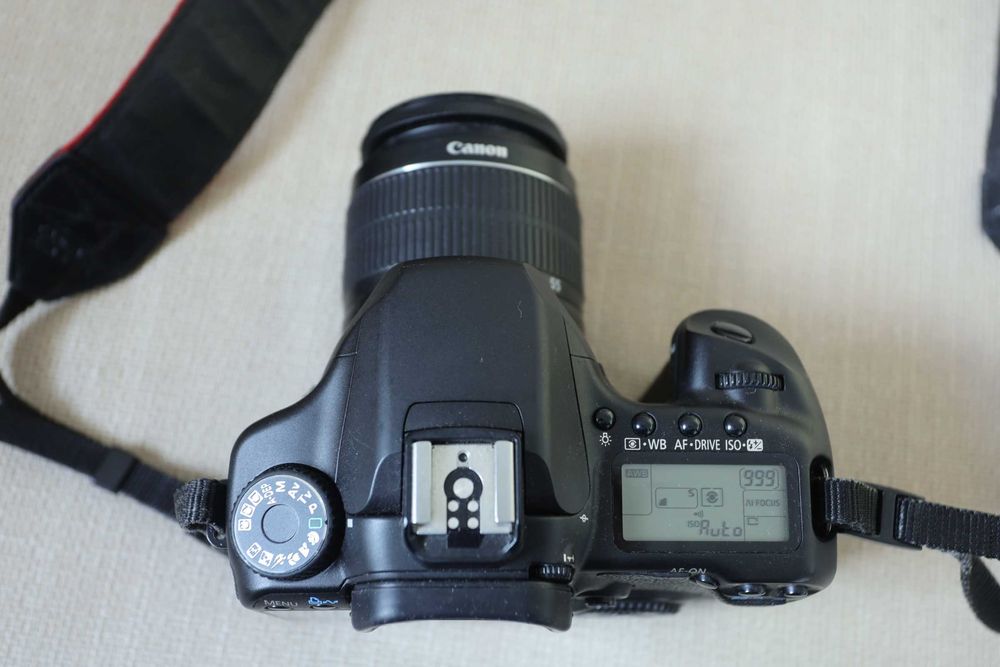 Canon EOS 40 D + Lente 18x55 mm  F/ 3.5- 5.6