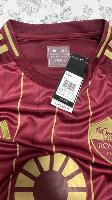 Camisola e calção do Roma