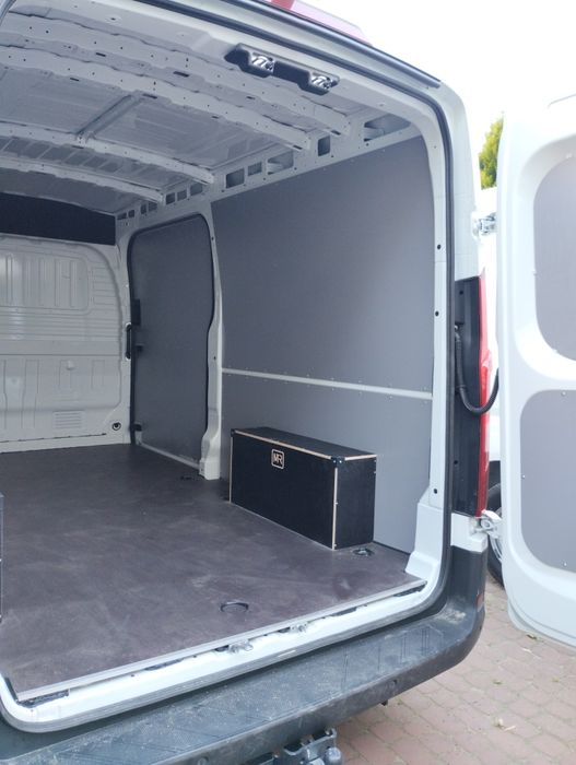 Zabudowa , podłoga MAXUS Deliver 9 L3H2