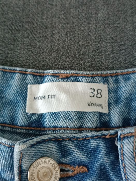 Jasne spodnie jeansowe