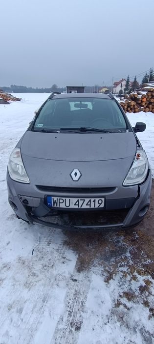 Renault Clio uszkodzone