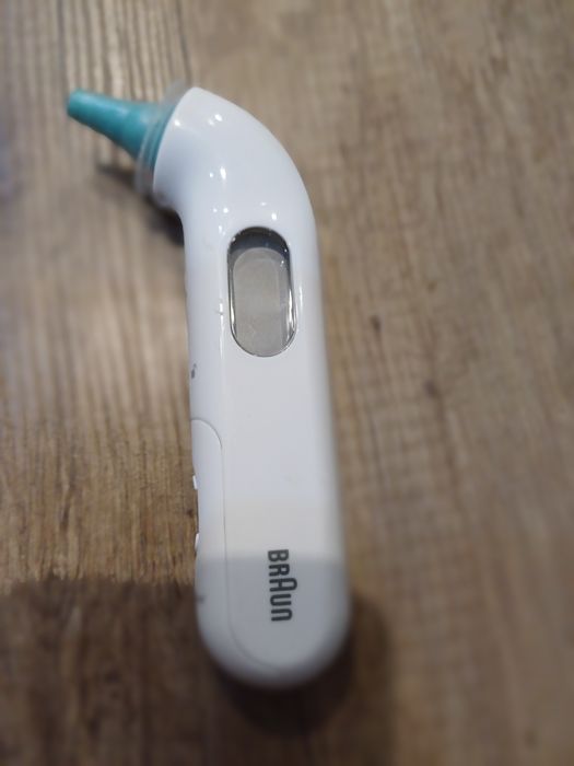 Termometr do ucha Braun na baterie płaskie