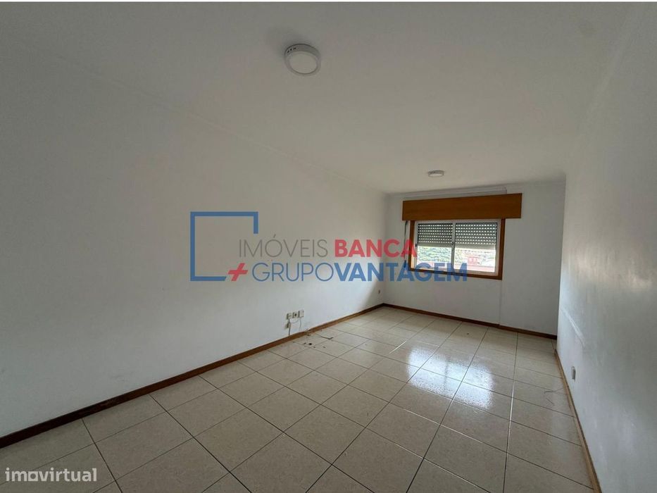 Apartamento T2 C/Varanda - Gondomar